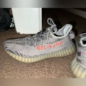 adidas Yeezy Boost 350 V2
Beluga 2.0
